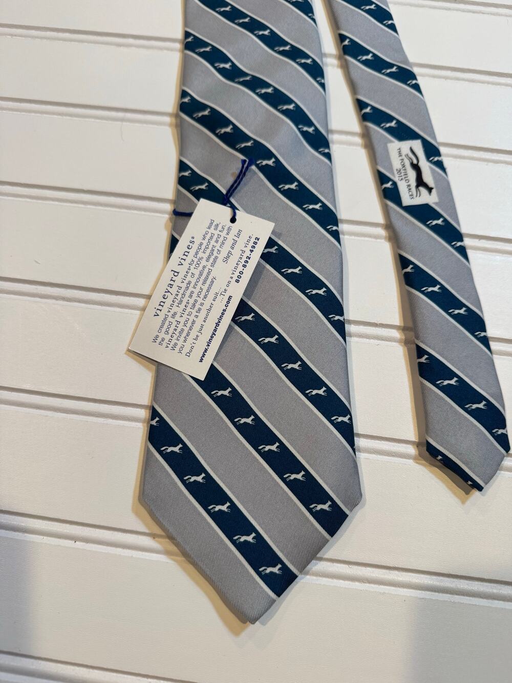 Vineyard Vines NWT. Handmade 100% silk Tie. Vintage custom collection. Foxes.